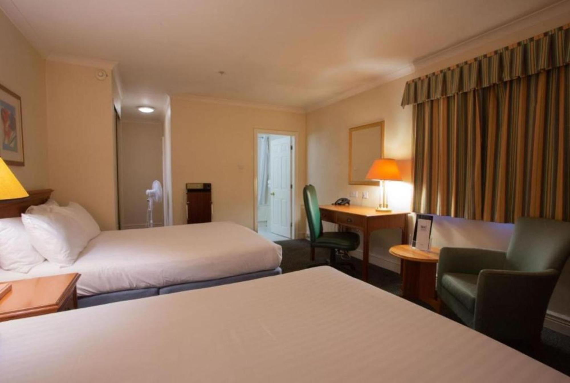 Tong Park Hotel Buitenkant foto